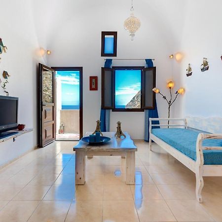 Moschatos Beach House Kamári Екстериор снимка