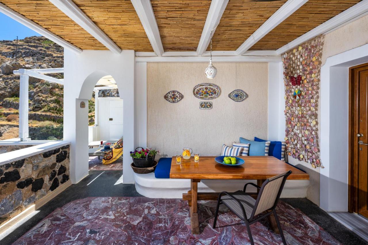 Moschatos Beach House Kamári Екстериор снимка