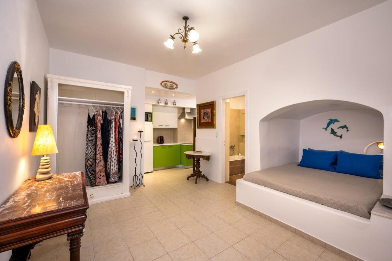 Moschatos Beach House Kamári Екстериор снимка