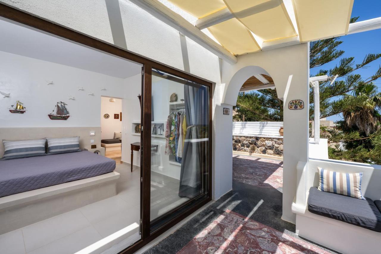 Moschatos Beach House Kamári Екстериор снимка