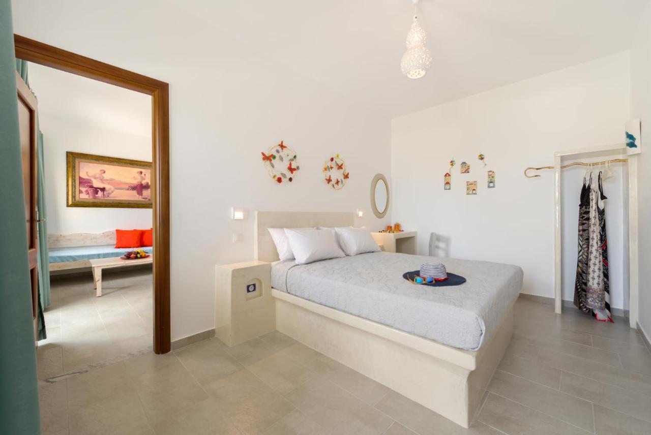 Moschatos Beach House Kamári Екстериор снимка