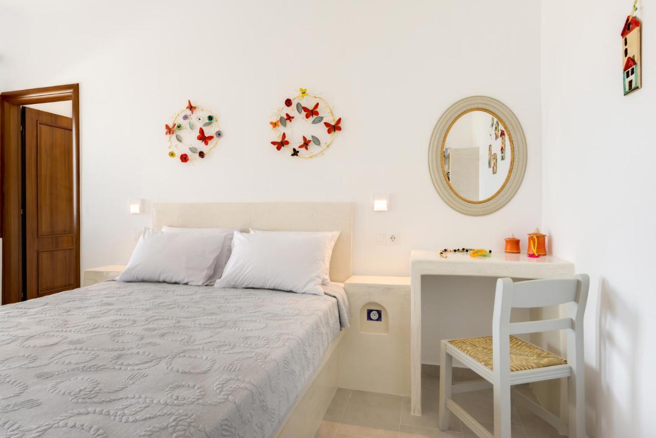 Moschatos Beach House Kamári Екстериор снимка
