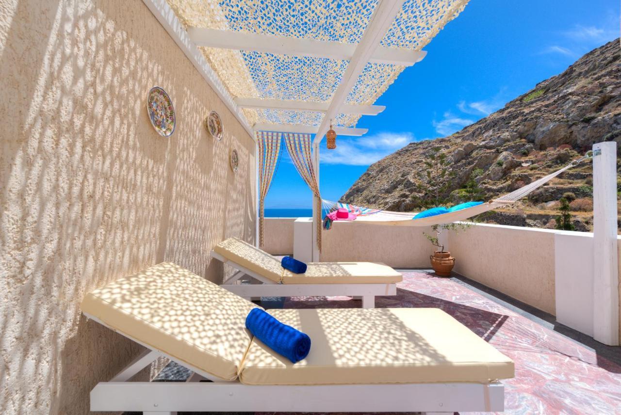 Moschatos Beach House Kamári Екстериор снимка