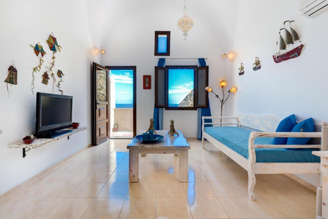 Moschatos Beach House Kamári Екстериор снимка
