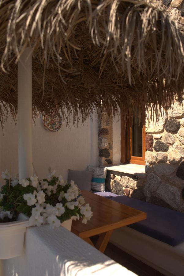 Moschatos Beach House Kamári Екстериор снимка