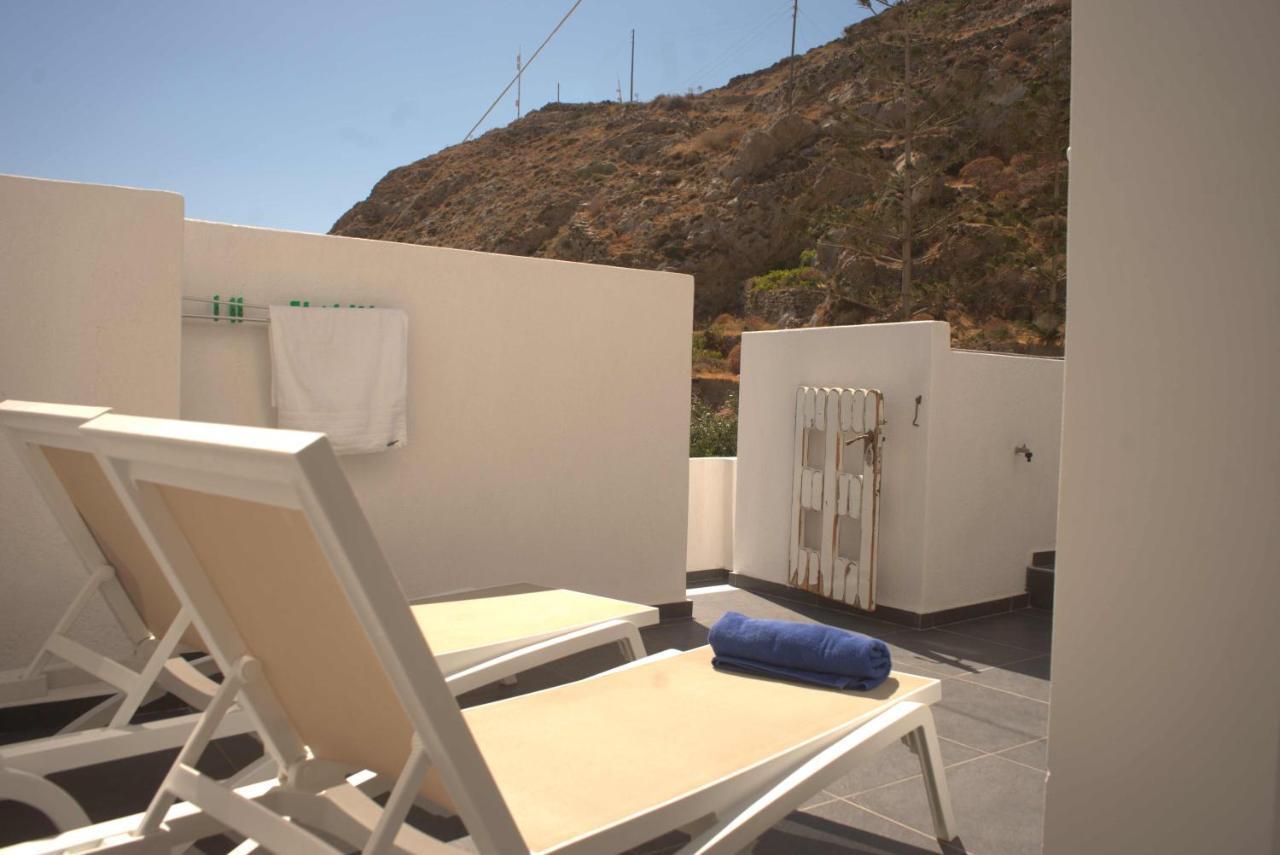 Moschatos Beach House Kamári Екстериор снимка